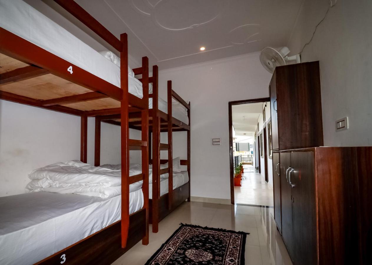 Manzil Hostel Ришикеш Экстерьер фото